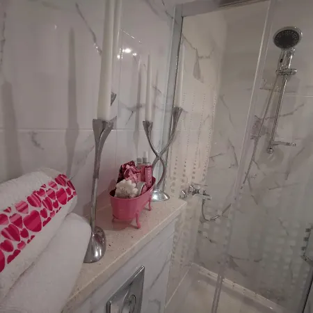 Pina 2 Apartman *
