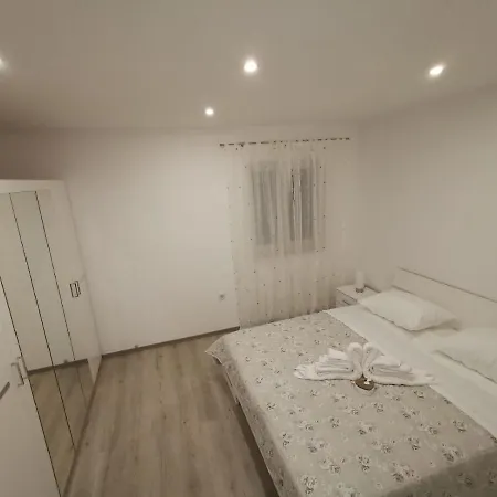 Pina 2 Kaštela